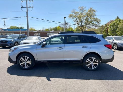 Used 2019 Subaru Outback 2.5i Limited AWD/4WD image 10