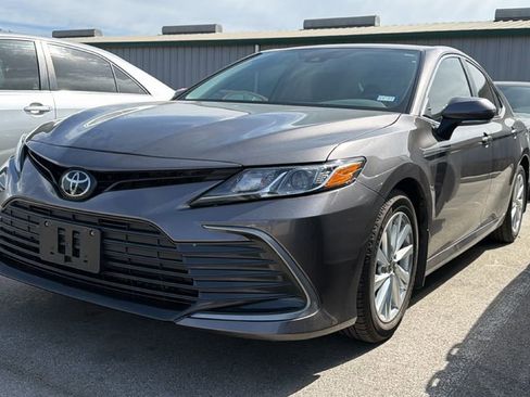 Used 2024 Toyota Camry LE w/ Convenience Package image 13
