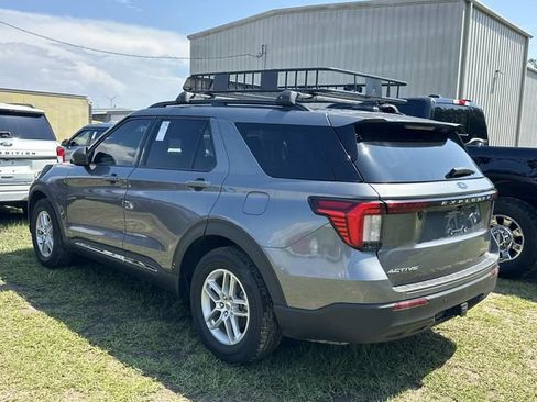 Certified 2025 Ford Explorer Active RWD image 5