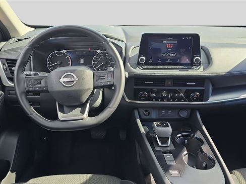 Used 2025 Nissan Rogue SV FWD image 9