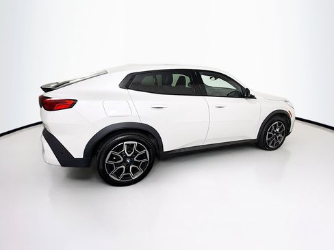 Used 2026 BMW X2 xDrive28i AWD/4WD image 10