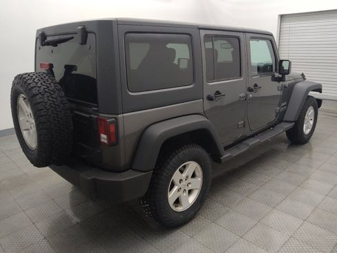 Used 2018 Jeep Wrangler Unlimited Sport S AWD/4WD image 9