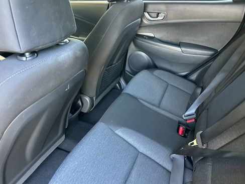 Used 2023 Hyundai Kona SE w/ Cargo Package FWD image 9