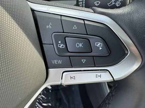 Used 2025 Volkswagen Jetta SE FWD image 17