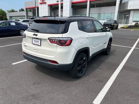 Used 2019 Jeep Compass Latitude AWD/4WD image 3