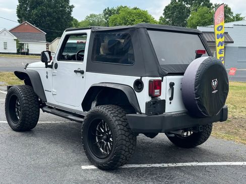 Used 2017 Jeep Wrangler Sport AWD/4WD image 7