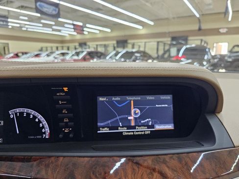 Used 2010 Mercedes-Benz S 550 image 32