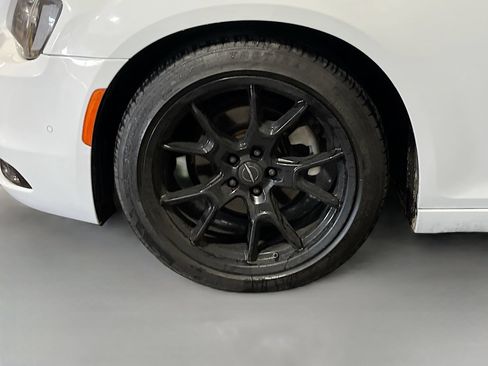 Used 2023 Chrysler 300 S w/ Comfort Group RWD image 32