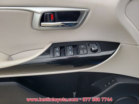 Certified 2017 Toyota Mirai FWD image 17