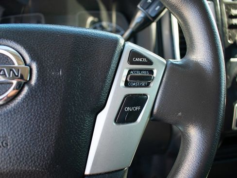 Used 2017 Nissan Titan S image 18