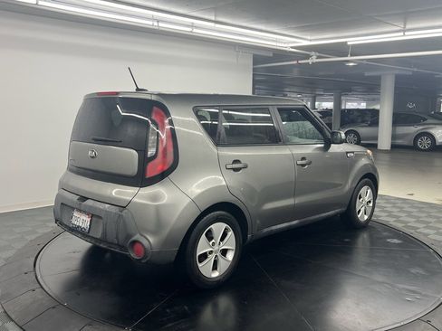 Used 2016 Kia Soul Base image 4