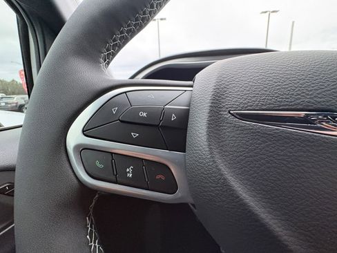 New 2026 Chrysler Pacifica Select FWD image 13