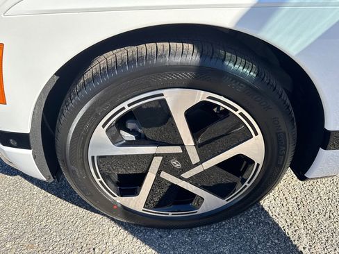 New 2026 Hyundai Ioniq 9 Calligraphy image 21