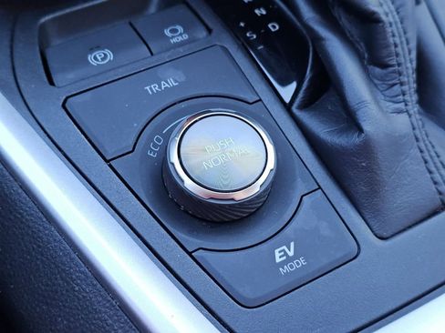 Used 2023 Toyota RAV4 Limited image 11