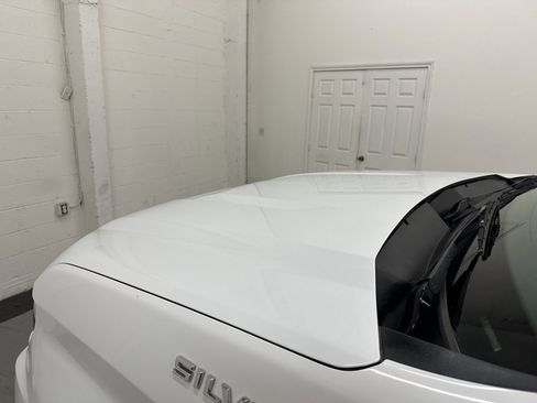 Used 2020 Chevrolet Silverado 1500 LT image 24