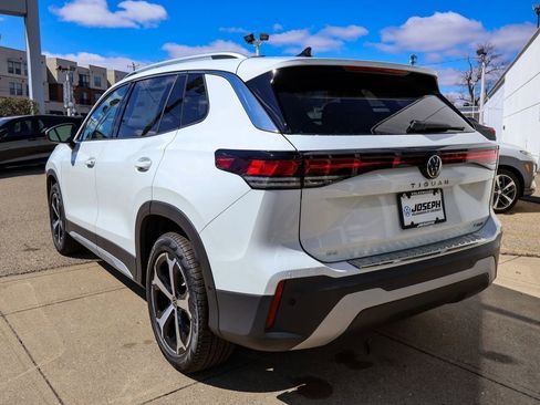 New 2026 Volkswagen Tiguan SE AWD/4WD image 3