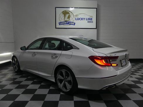 Used 2018 Honda Accord Touring image 10