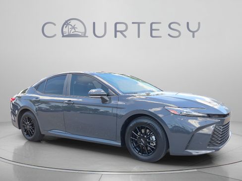 Used 2025 Toyota Camry LE w/ Convenience Package FWD image 7