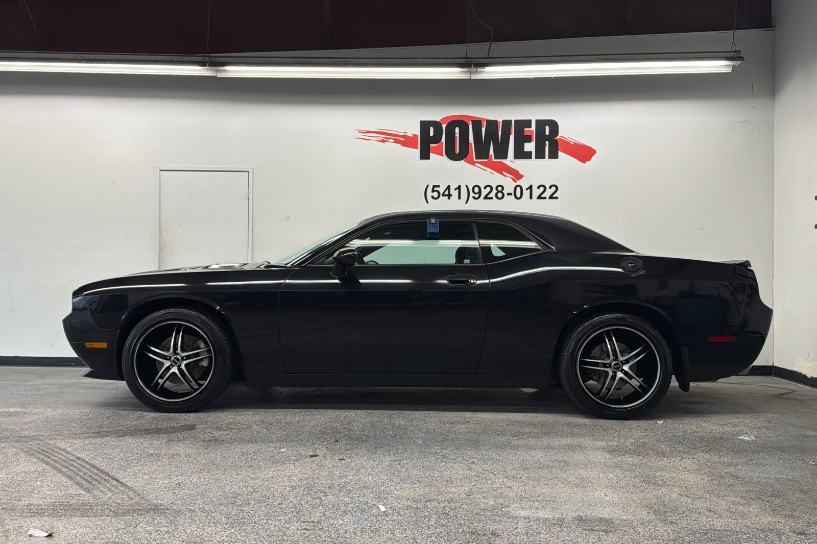 Used 2009 Dodge Challenger R/T RWD image 6