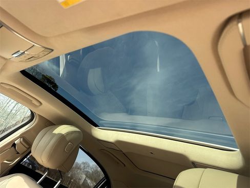 Used 2017 Mercedes-Benz S 550 Sedan image 32