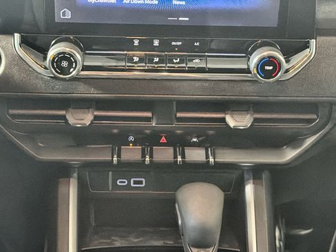 Used 2024 Chevrolet Colorado Trail Boss w/ Technology Package image 28