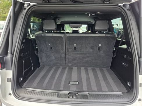 Used 2024 Jeep Wagoneer Series II w/ Flexible Seating Group RWD image 34