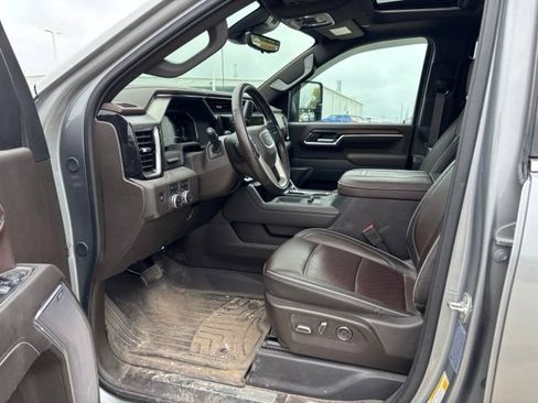 Used 2025 GMC Sierra 3500 Denali w/ Denali Reserve Package AWD/4WD image 9