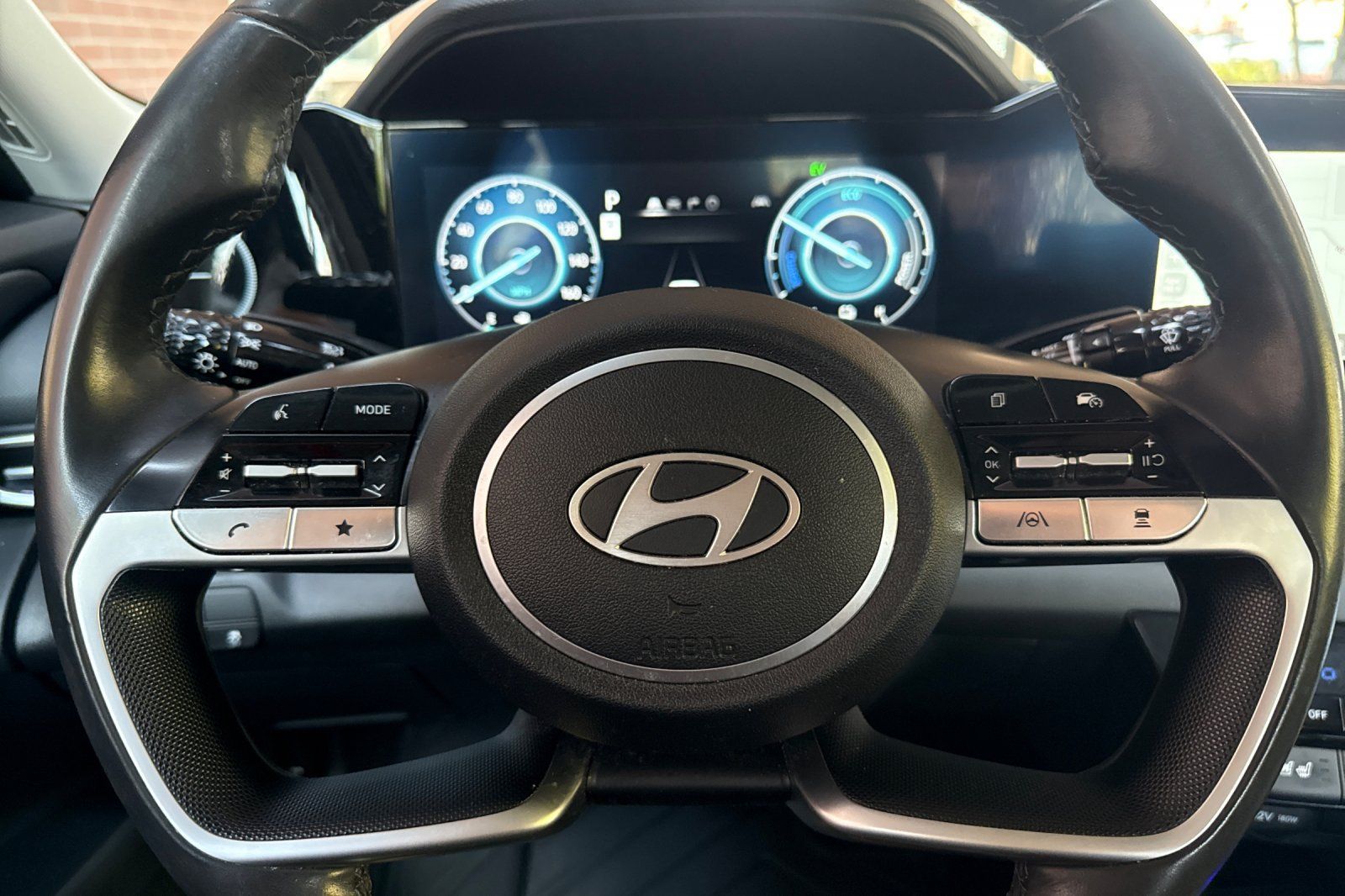 Used 2024 Hyundai Elantra Limited FWD image 30
