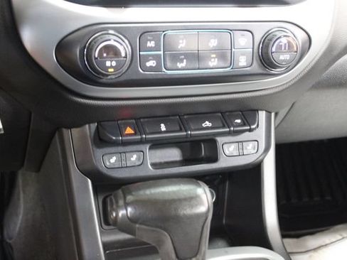 Used 2015 Chevrolet Colorado LT AWD/4WD image 20