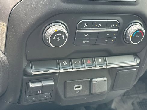 Used 2019 Chevrolet Silverado 1500 Custom Trail Boss w/ Custom Convenience Package AWD/4WD image 19
