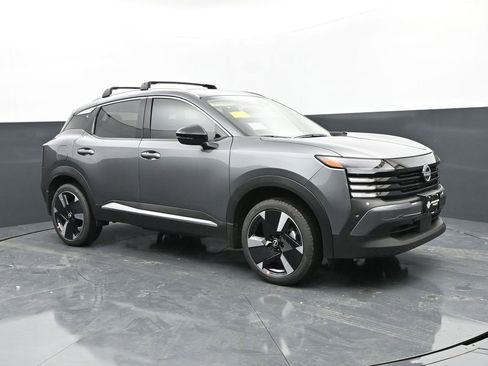 New 2026 Nissan Kicks SR w/ SR Premium Package image 3