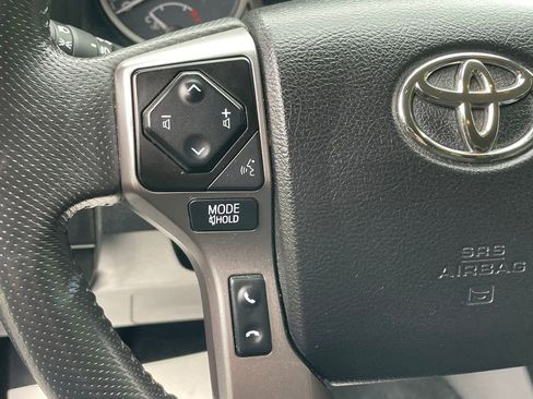Used 2021 Toyota Tacoma SR5 AWD/4WD image 30