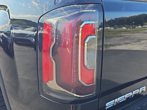 Used 2018 GMC Sierra 1500 SLT AWD/4WD image 59