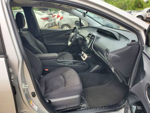 Used 2018 Toyota Prius Two w/ Prius Two Safety Plus Package FWD image 22