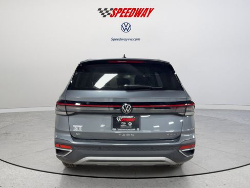 New 2026 Volkswagen Taos SE AWD/4WD image 9