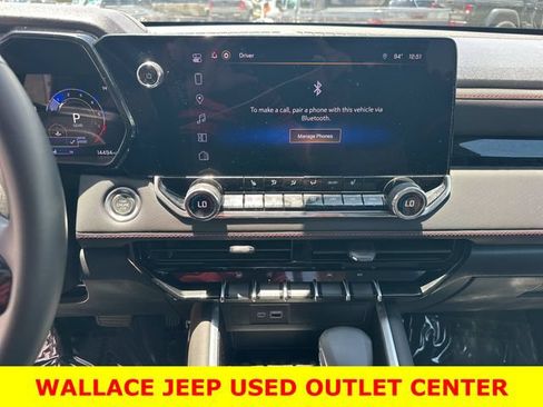 Used 2024 Chevrolet Colorado Z71 w/ Z71 Convenience Package 2 AWD/4WD image 20