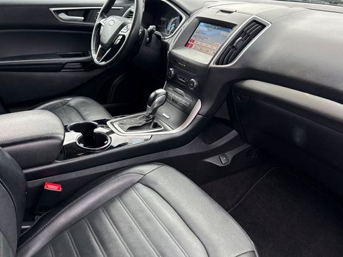 Used 2018 Ford Edge SEL w/ Equipment Group 201A FWD image 19