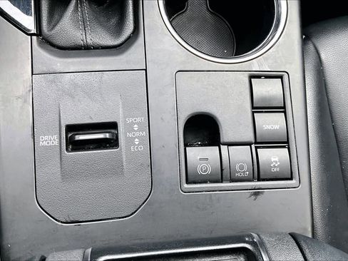 Used 2023 Toyota Highlander XSE image 32