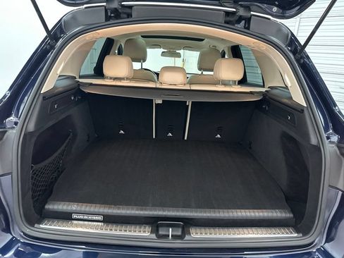 Used 2018 Mercedes-Benz GLC 350e 4MATIC image 28