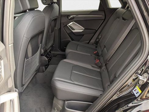 New 2025 Audi Q3 2.0T Premium image 13