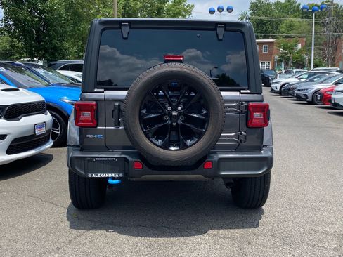 Used 2023 Jeep Wrangler Unlimited Sahara w/ Cold Weather Group AWD/4WD image 4