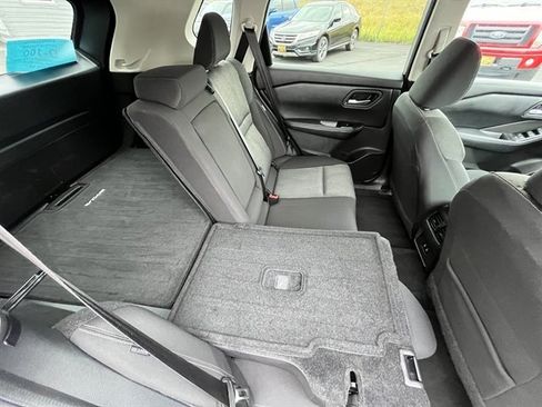 Used 2025 Nissan Rogue SV AWD/4WD image 45