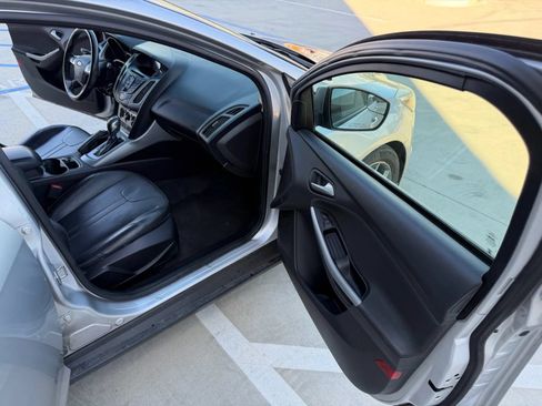 Used 2014 Ford Focus SE w/ Equipment Group 201A FWD image 16