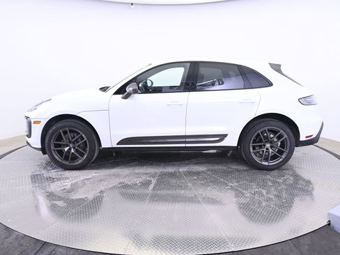 Used 2024 Porsche Macan Turbo image 2