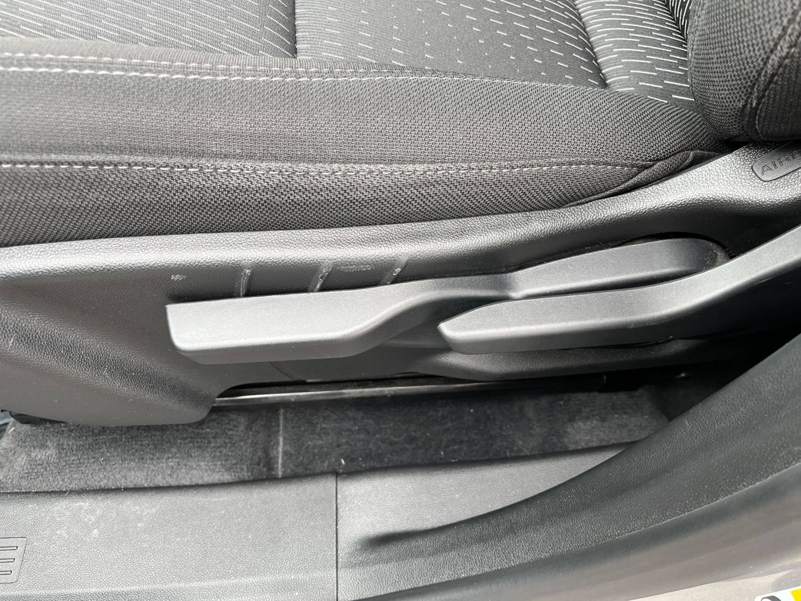 Used 2025 Chevrolet Equinox LT FWD image 21