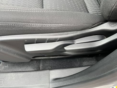 Used 2025 Chevrolet Equinox LT FWD image 21