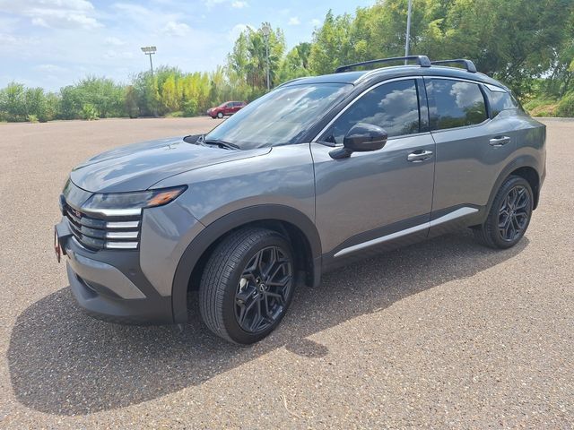 Used 2025 Nissan Kicks SR FWD image 3