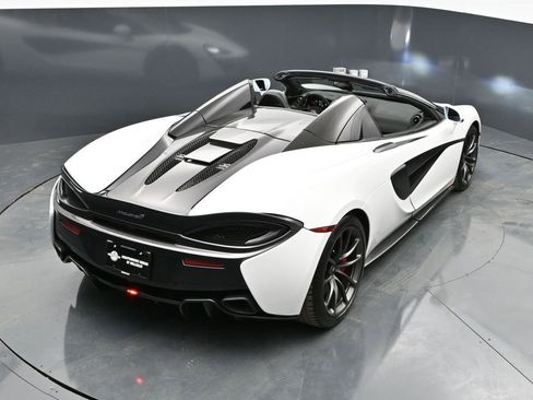 Used 2019 McLaren 570S Spider image 41