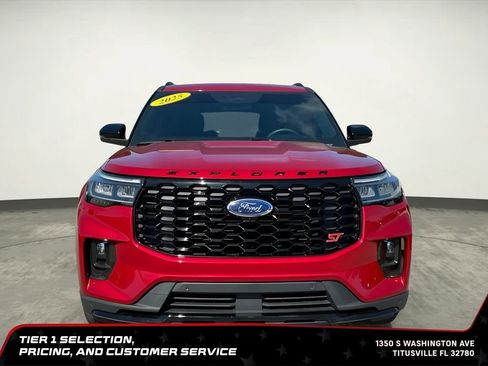 Used 2025 Ford Explorer ST RWD image 11