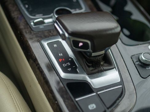 Used 2019 Audi Q7 3.0T Premium image 34